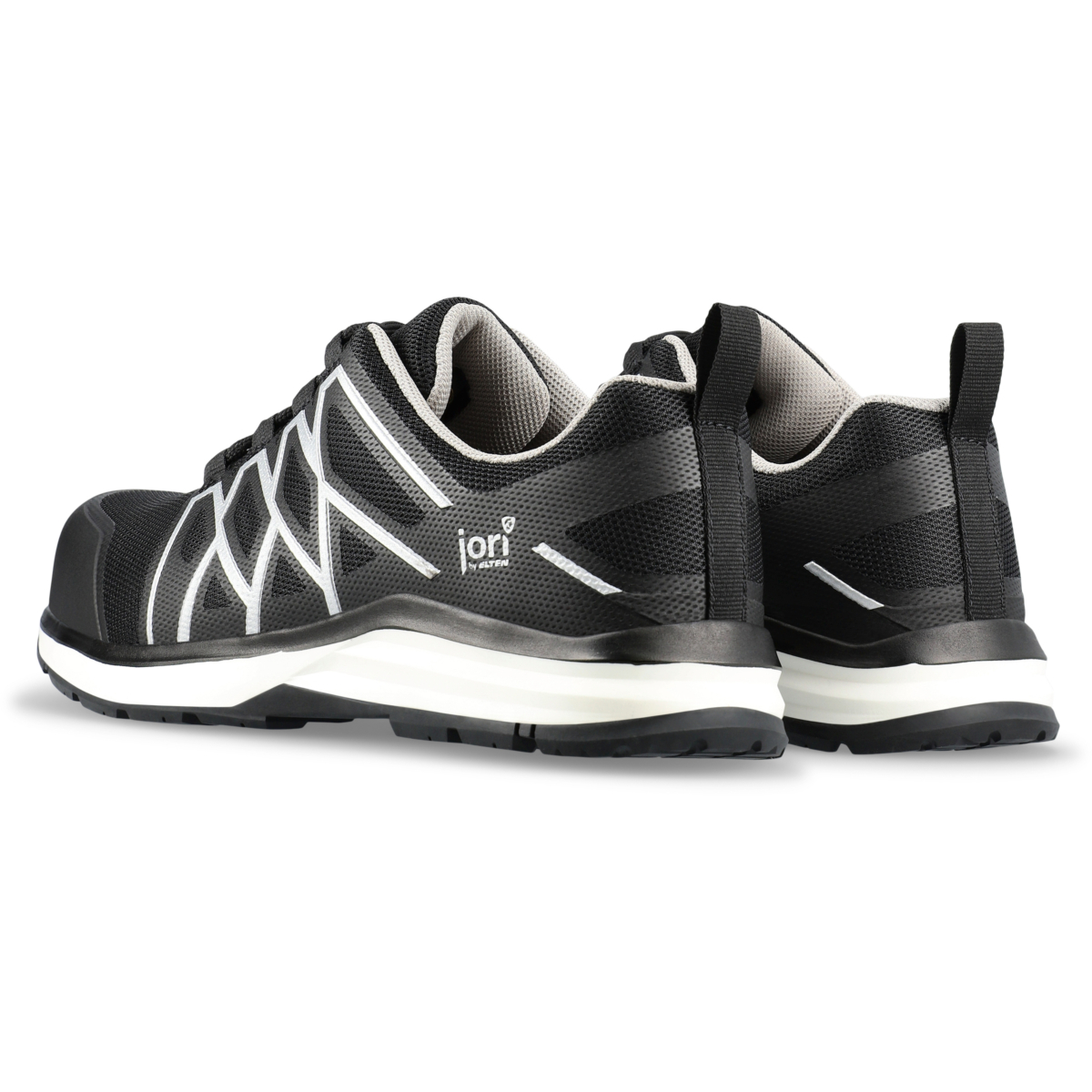 12051 Jo SWIFT Czarny Niski