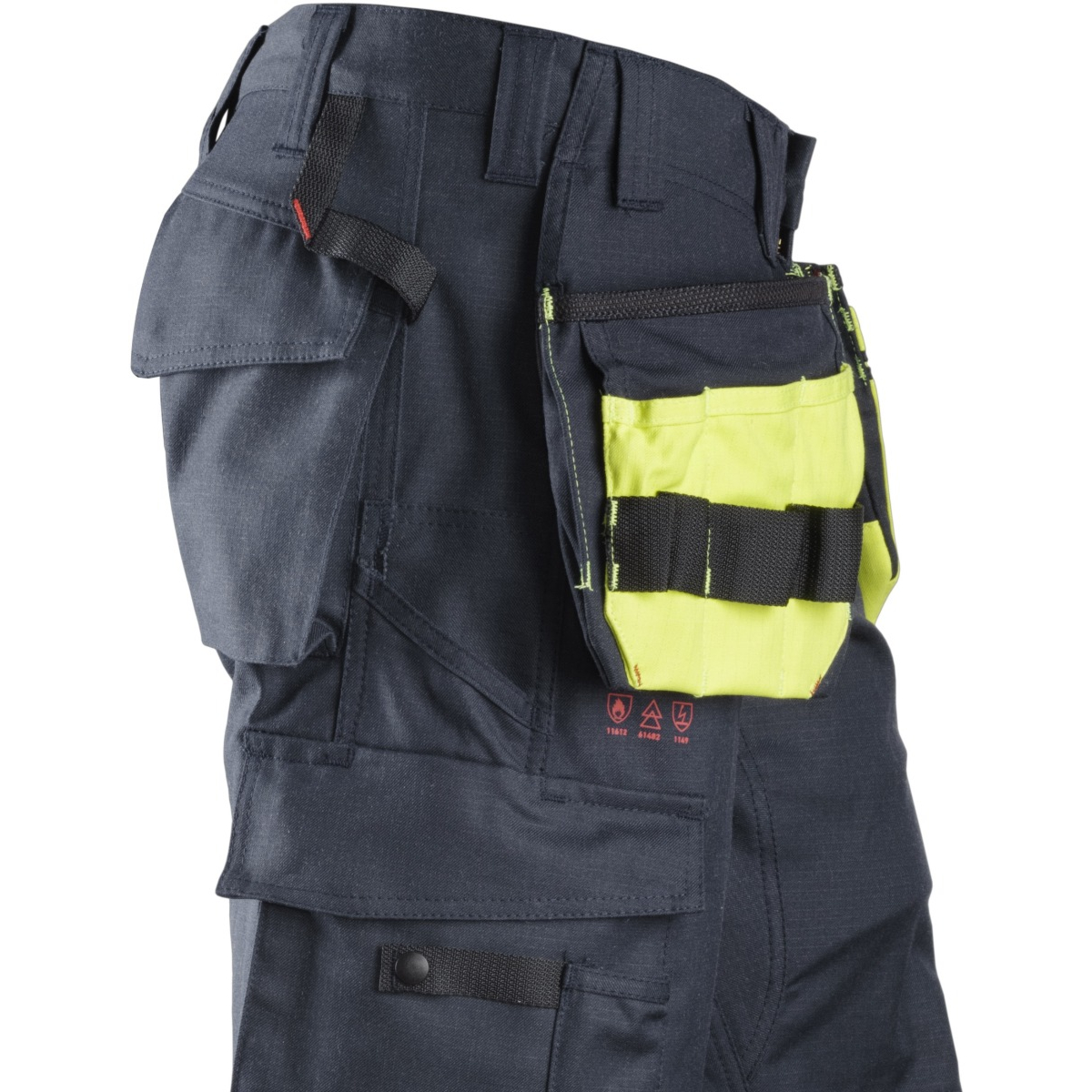 Wielofunkcyjne, dołączone kieszenie kaburowe